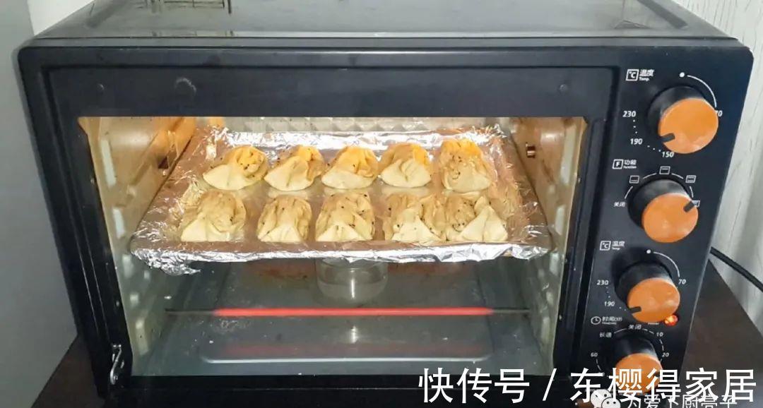 吃光|自制千层烤花卷做法,两手一捏,吃着比大鱼大肉还香,上桌全吃光