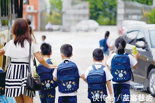 为人父母|幼儿园接娃“鄙视链”流行,钱挣得越多反而越垫底,你排在第几?