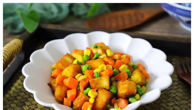 馒头|1个馒头2个鸡蛋,做成快手早餐,酥脆可口又营养,孩子最爱