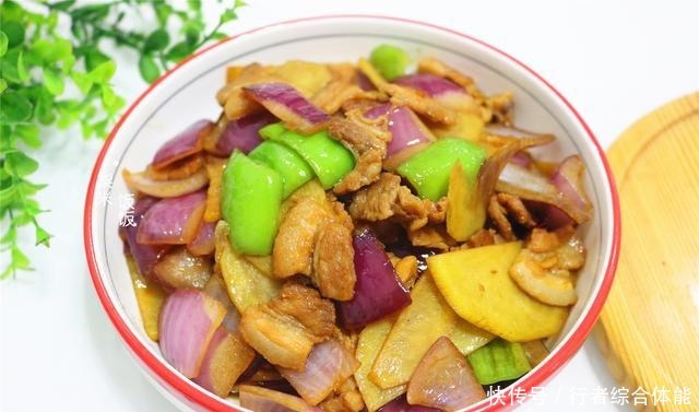  土豆炒着吃，搭配这3样，鲜香又开胃，炒一大盘不够吃