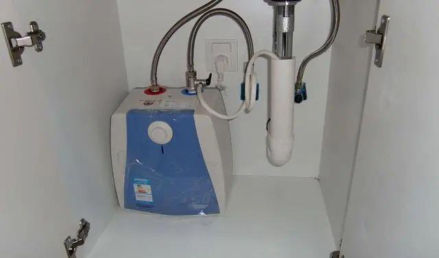 距离|厨房卫生间距离远，用热水成问题！2种做法告诉你热水器这样装