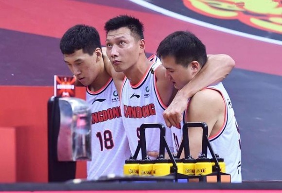广东男篮|3大原因揭露!易建联仅仅34岁,为什么状态下滑如此严重?
