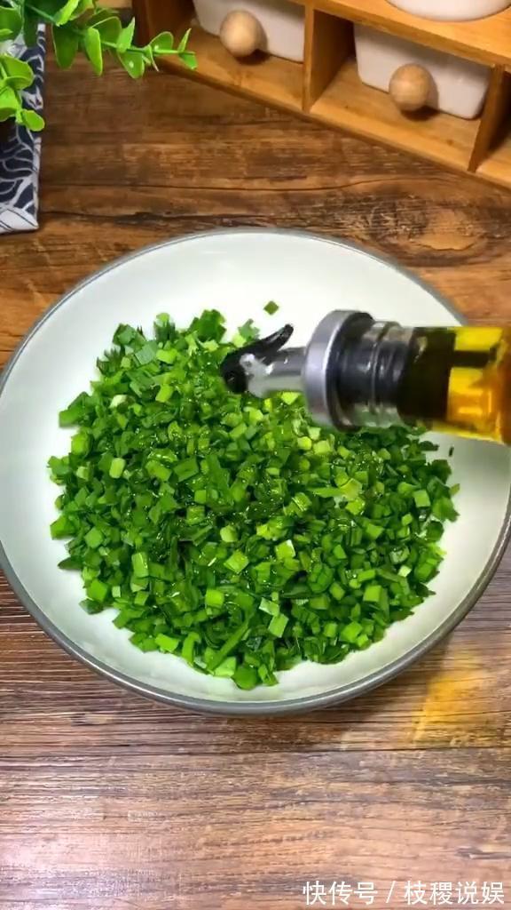 零技巧韭菜盒子,不用和面,省时省力超简单,厨房小白一学就会