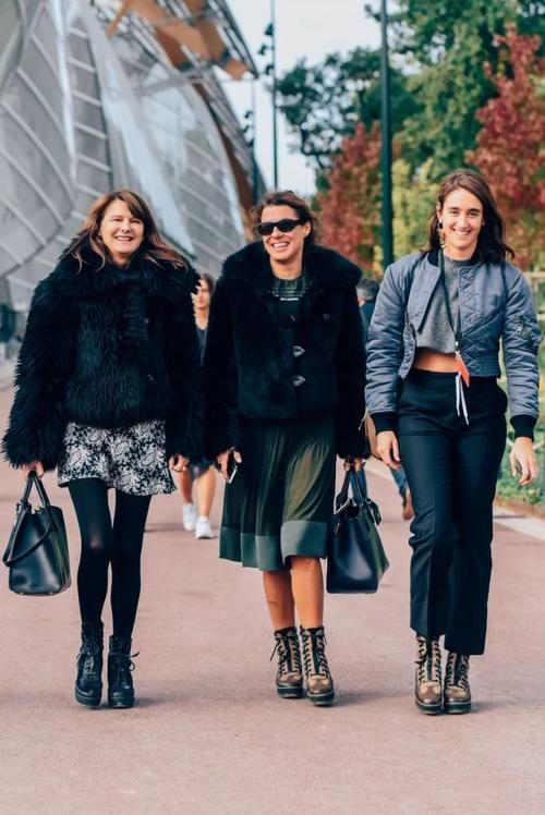 今年冬天，黑色大衣又火了！