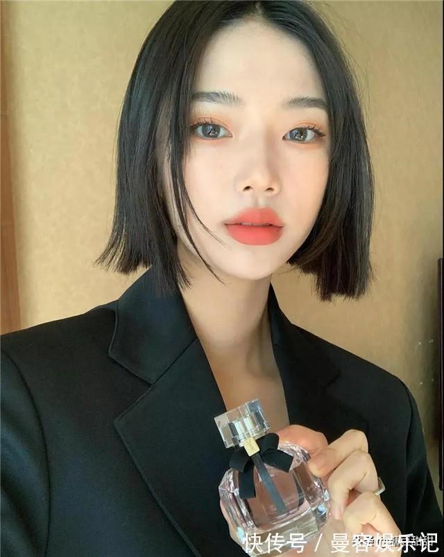 超短发|女人过了40,头发不要留太长,这3款好看又显气质,太适合春天