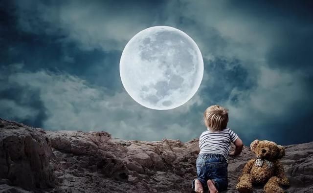 做错事|孩子做错事第一反应是骂李玫瑾教授指出,正确做法是假装不知道