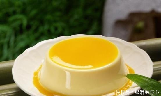 自制牛奶布丁，做法简单零失败，Q弹嫩滑又香甜，一吃就爱上了！