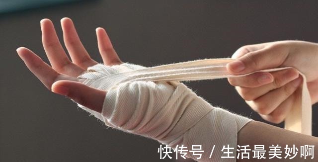 篮球鞋 欧文8代高清大图曝光!迷彩配色拯救颜值,中底变薄实战利器!