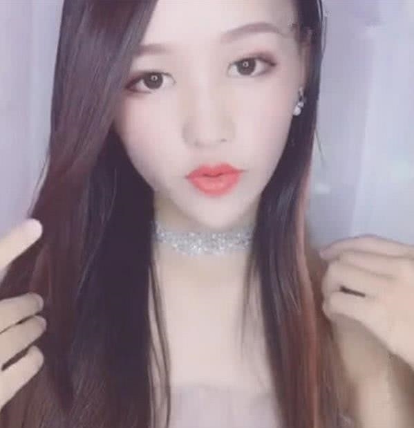 易容术现世|女孩展示最强化妆术,妆后瞬间年轻10岁,网友:易容术现世?