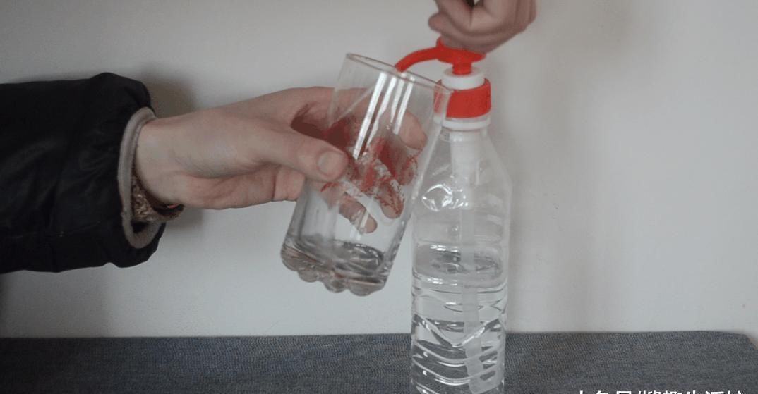 妙用|洗洁精上按压喷头别扔了, 这样改造放家里太实用了, 家家户户都需要