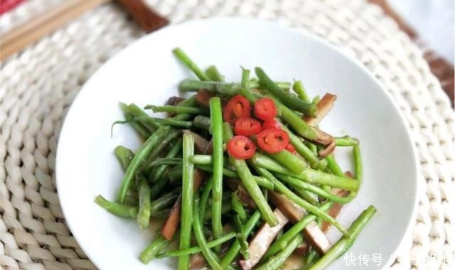 冬天,多给家人吃这菜,简单炒一炒,补钙质,营养又解馋