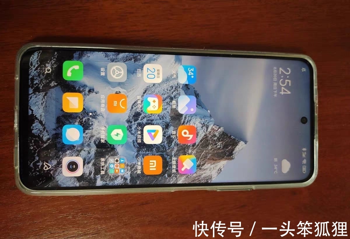 卢伟冰|上市一个月跌至1449元,跑分68万+5000mAh,67W快充手机售价亲民