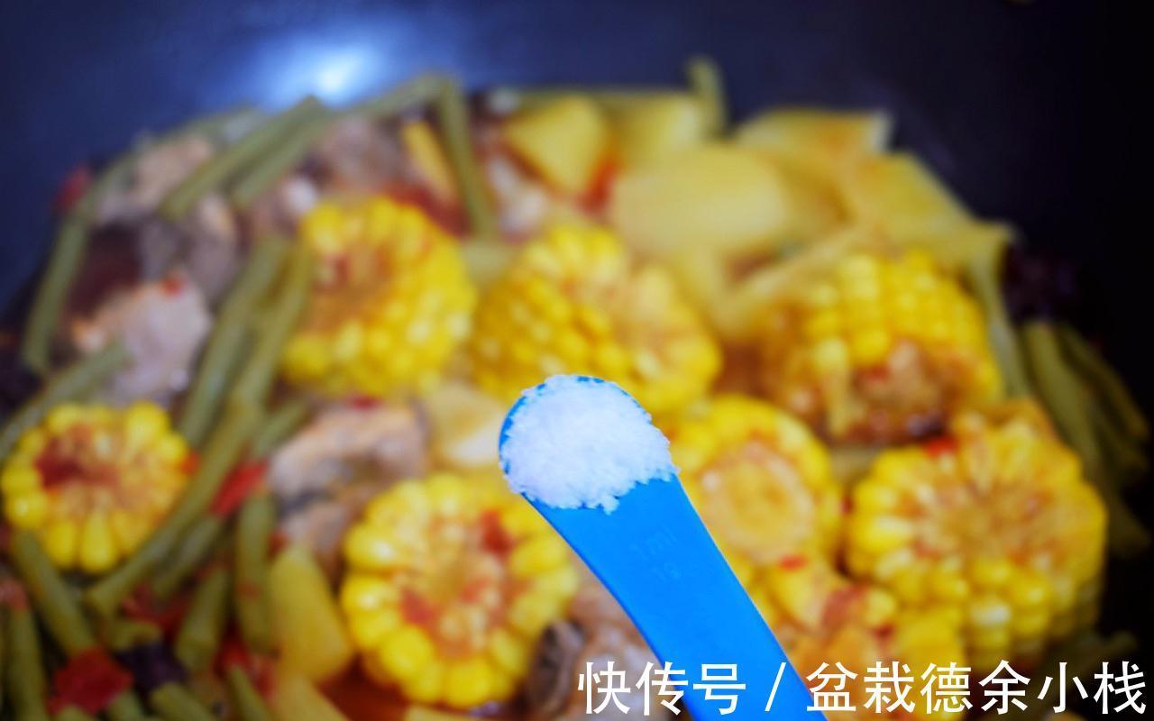 小块儿|东北乱炖，食材丰富，百吃不腻