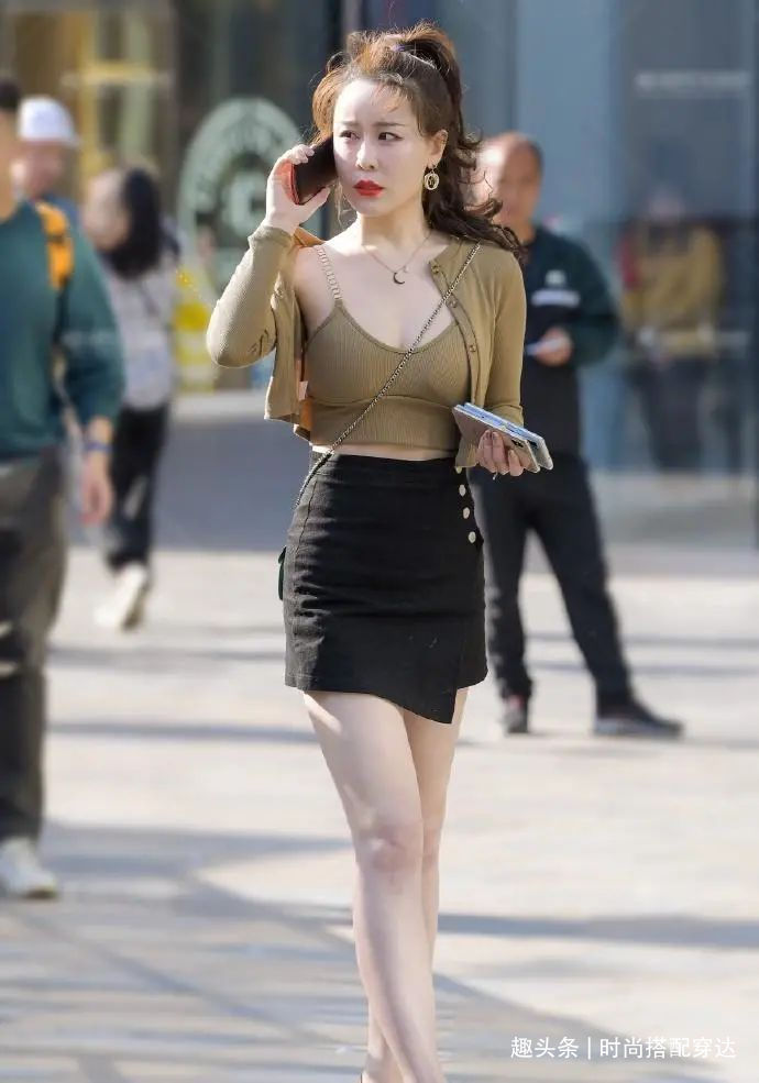 辣妈 学小姐姐优雅气质搭,显白的“闷青元素”上线,尽显御姐轻熟风