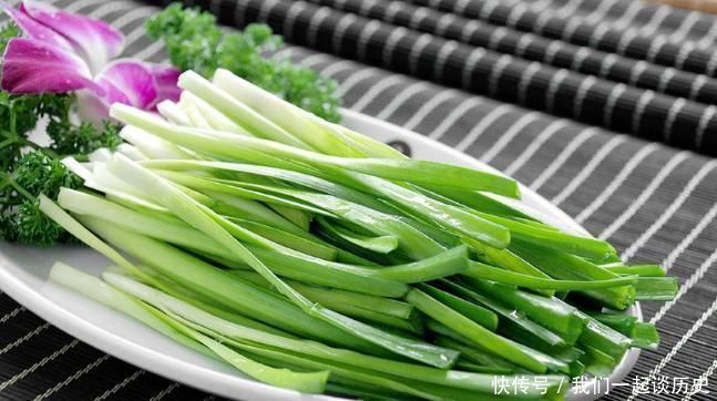 蜂蜜|多吃韭菜身体好，却不能与此物一起吃，“别让无知害了你”