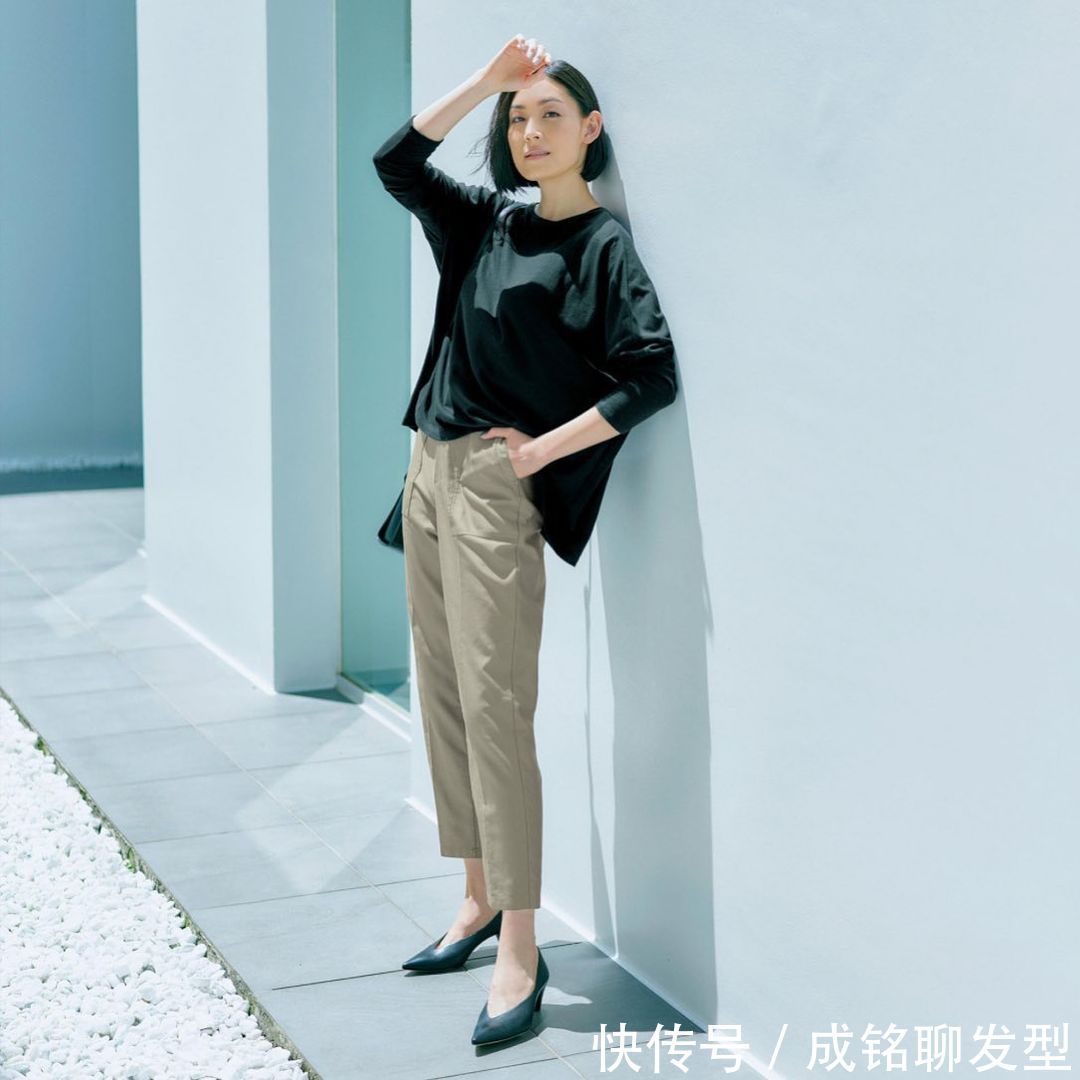 穿搭 简单的日系“纯色”穿搭，适合大龄女性的色彩搭配，减龄又显气质