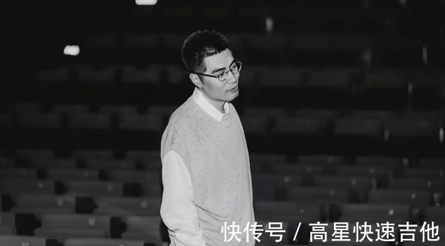 脫口秀大會(huì)|為什么周奇墨獲脫口秀冠軍,笑果文化沒(méi)有一個(gè)人祝賀