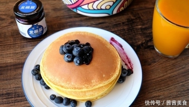 蓝莓酱|牛奶加玉米面，不用泡打粉，轻松做出香软早餐饼，一顿吃掉好几个
