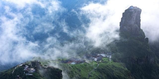 梵净山|国内最险峻的3座寺庙，高到离谱看着就会腿软，胆子再大也不敢上