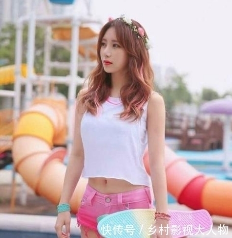 肌肉|曾火遍全网的“健身教练”,嫁给49岁肌肉大叔,上演美女与野兽