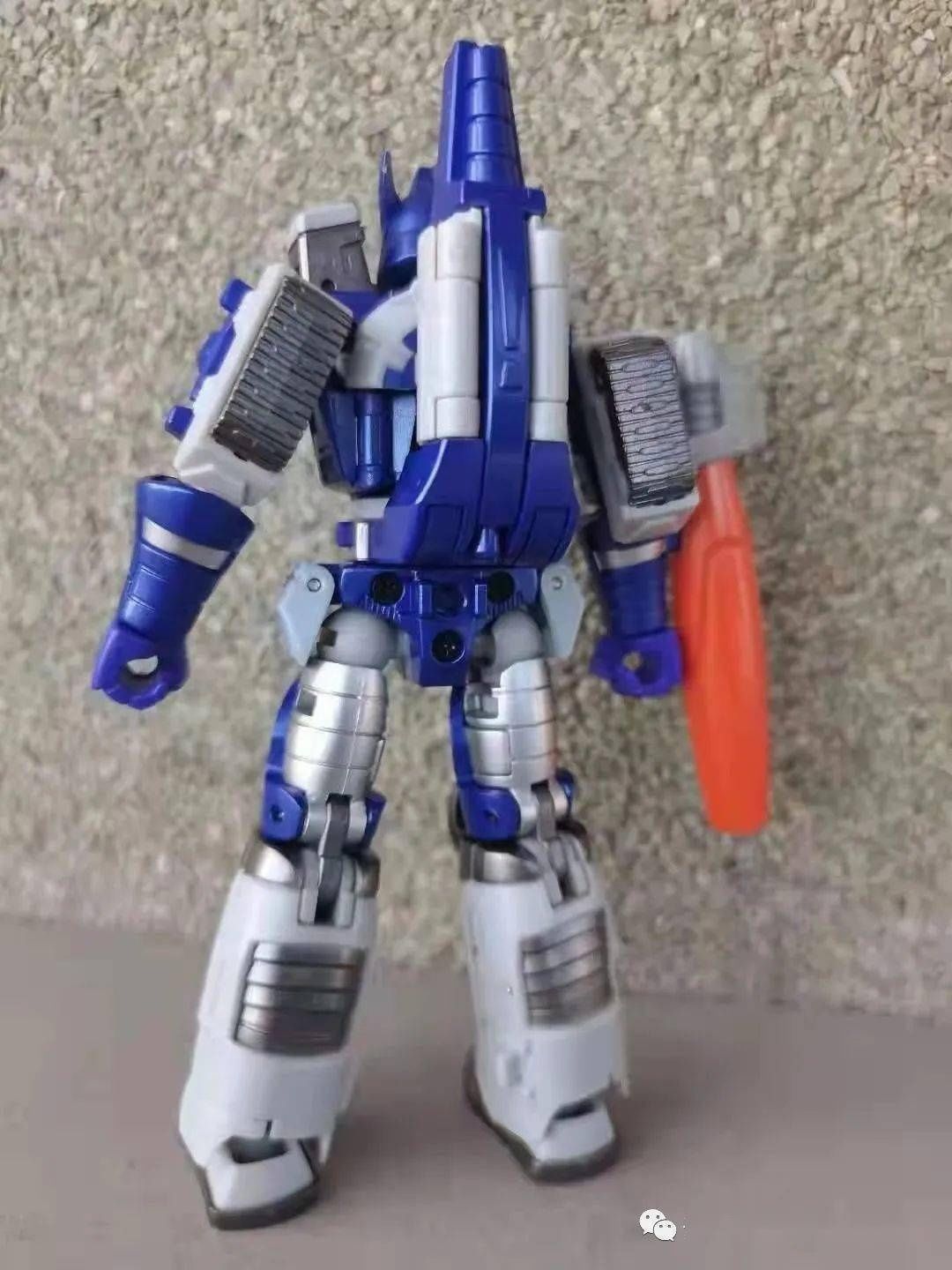 霸天虎|【评玩具】子小天:岑测评《NA惊破天 金属色涂装十分亮眼!》