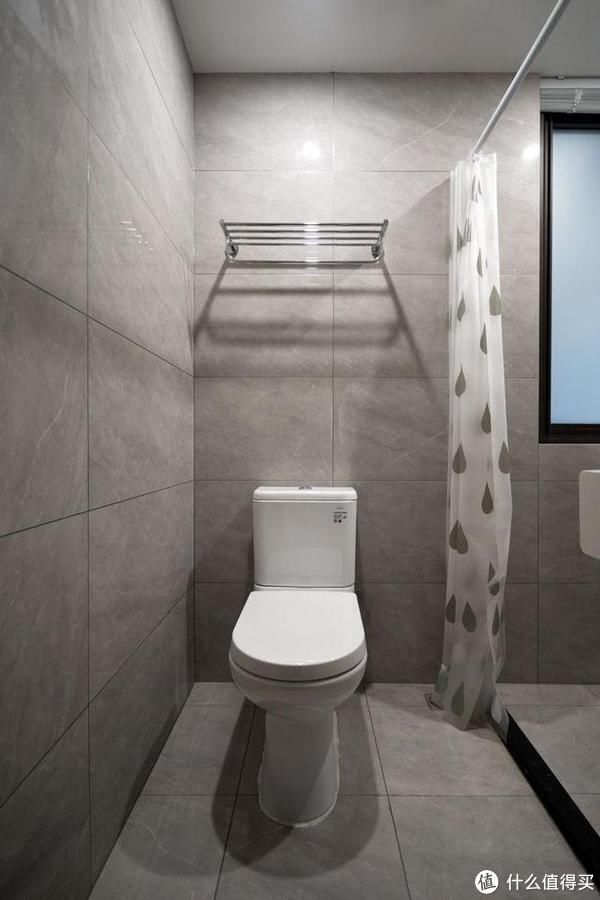 次卧书房|再买房，我一定学他家坚持去电视墙化，卧室书房合二为一，太实用了