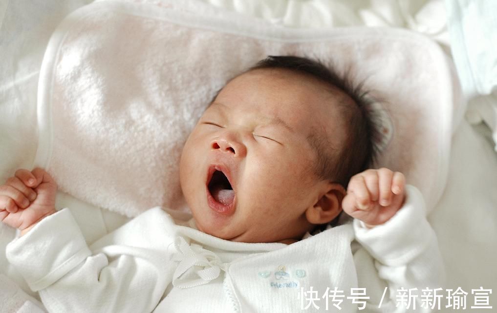 宝妈|宝宝睡觉时的小动作,有些是脑发育完善的表现,你家宝宝有吗?