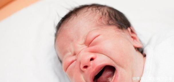 羊水|宝宝一出生满身满嘴的粪便，粗心孕妈的做法连医生都生气了