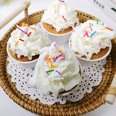 奶油纸杯蛋糕