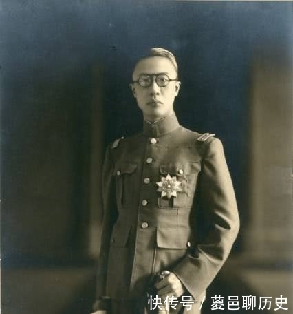 无比|专家介绍故宫1花瓶,称其珍贵无比,溥仪看后笑道:那是我的夜壶