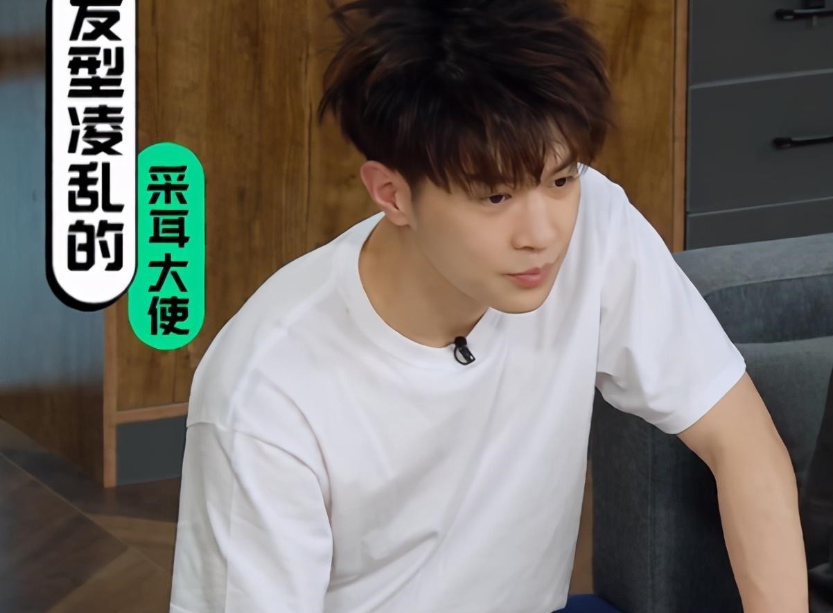 马伯骞|她是第一个被马伯骞主动牵手的女生,现场确定关系,粉丝齐送祝福