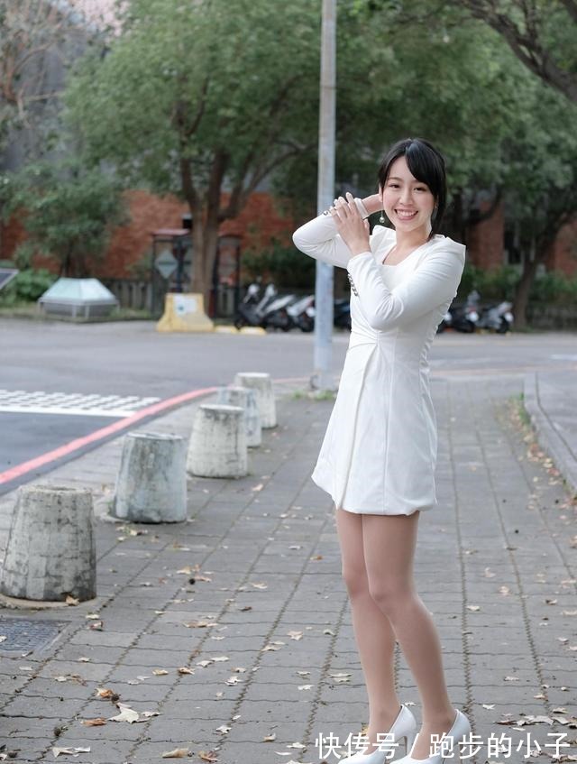 衬衫裙 白色衬衫裙清纯优雅,让你拥有与众不同的时尚美感