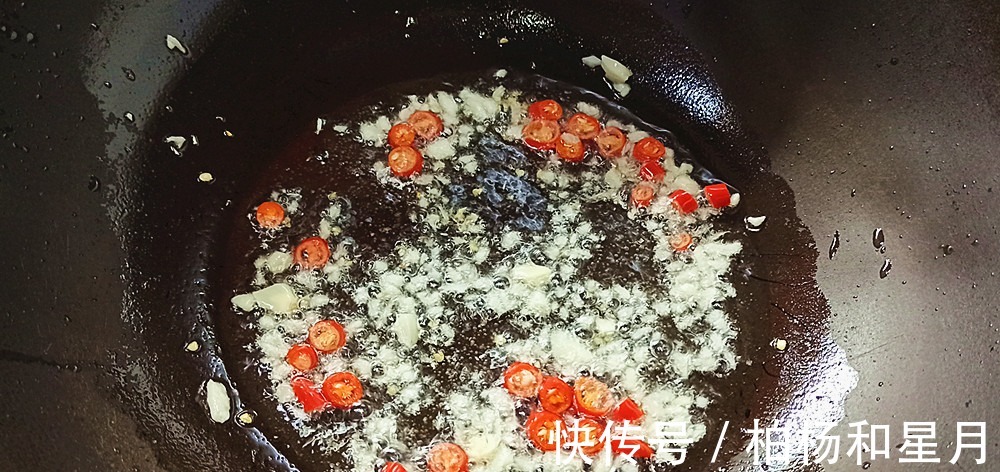 下饭|韭菜和豆干是一对,简单下锅一炒,鲜美开胃更下饭一盘不过5块钱!