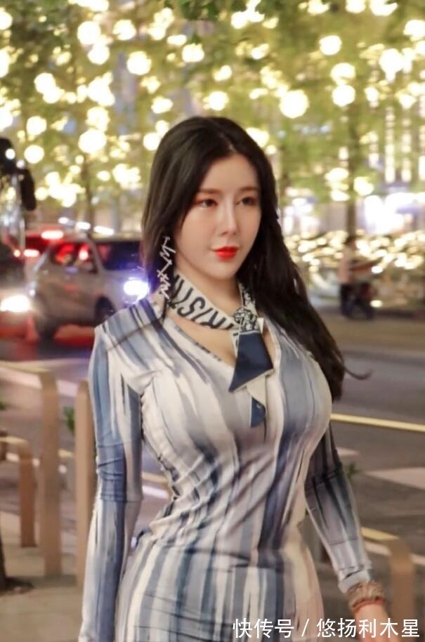 长裙 贵妇搭上优雅长裙,紧紧包裹,不方便也要美得优雅