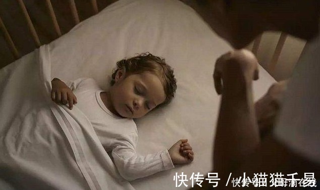 身高|睡觉前,家长不要做这“3件事”,对孩子身高发育有阻碍,要知晓