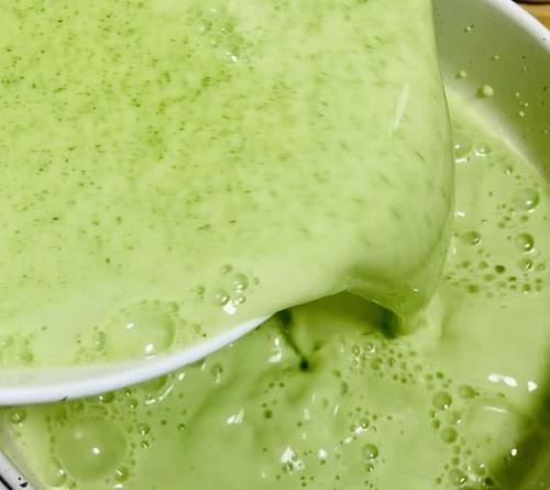 黄瓜的新做法,只需要用筷子搅一搅,拌一拌,比凉皮还好吃