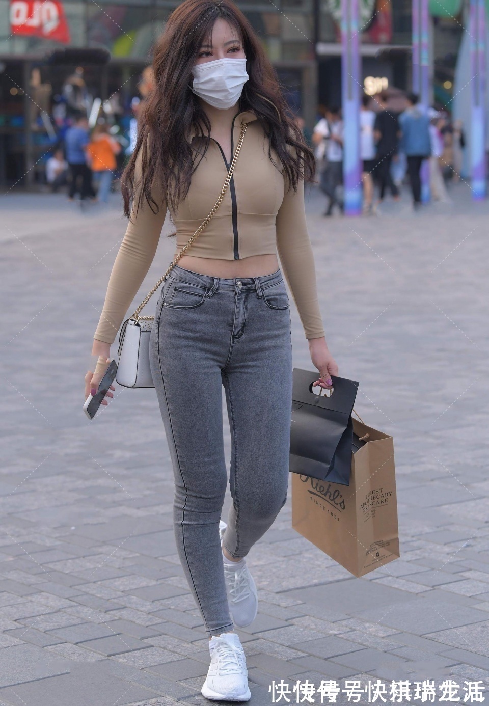 牛仔裤|一看知道不是啥“庸脂俗粉”,很想请她一起吃饭,花多少钱都行