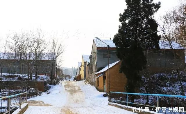 土屋，白雪，炊烟，走进临朐山村