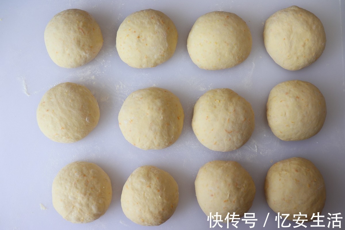 橙汁|烘焙新手也能制作的香橙奶酪包，清甜不腻，家人都爱吃