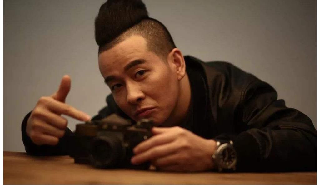 爆陳小春砸百萬改名改運，網友：命這么好了，還改名字轉運？