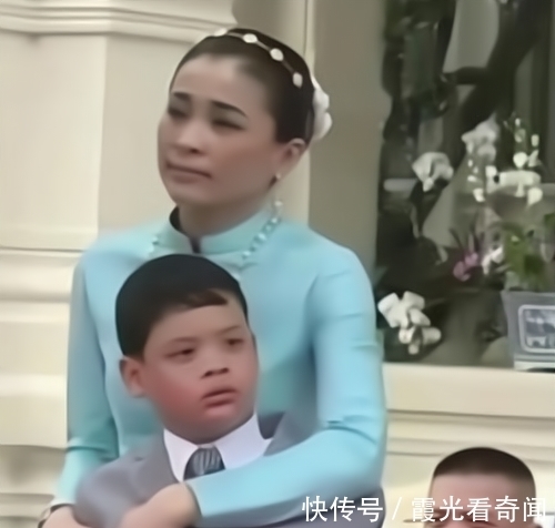 王室!苏提达早在7年之前,就以妻子身份陪同祭祖,宫廷认可远超诗妮娜