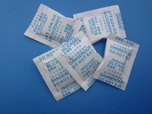 危险物品|2岁男童吐出“绿色苦水”,妈妈急忙送往医院,检查结果让她崩溃