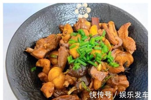 萝卜干|秋天吃鸡，就要和它烧，色泽诱人，甜辣无比，都抢着吃！