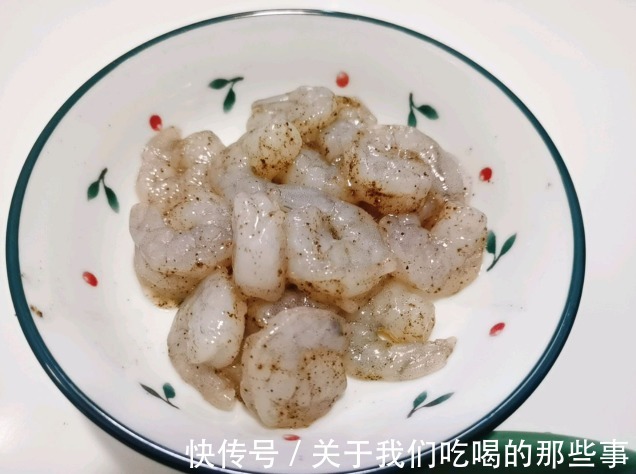 西蓝花炒虾仁|炒西蓝花最忌焯水,饭店老师傅教你一招,出锅鲜嫩翠绿,营养还入味