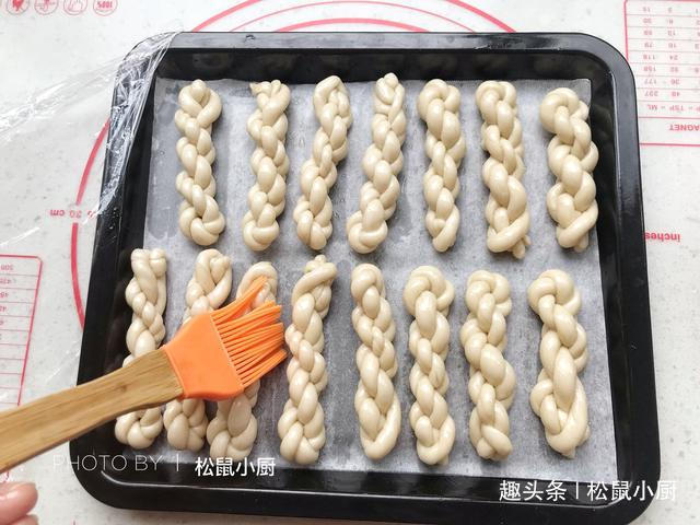 健康|不用油也能炸麻花这种做法不用油炸更健康,金黄酥脆越嚼越香