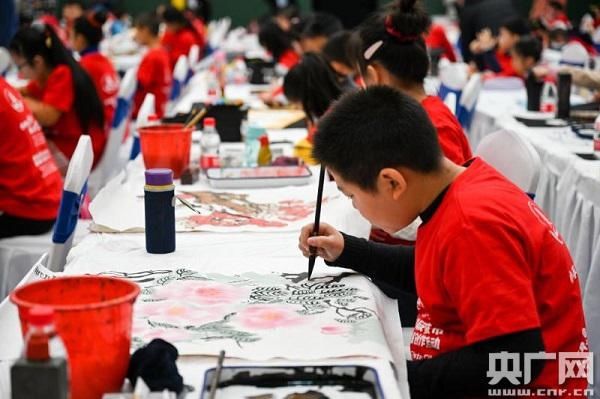  活动|小手绘就国际友谊桥——西安市国际友好城市新年贺卡儿童创作活动圆满成功