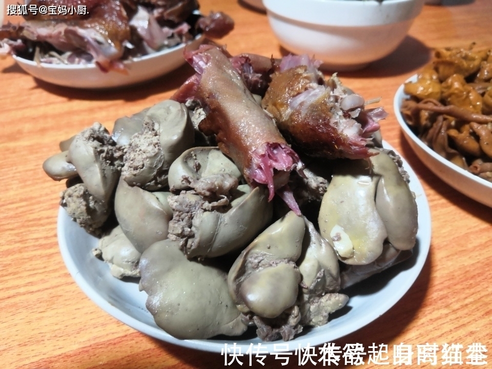 一家三口自驾回内蒙，第一餐8道菜，朋友：胖五斤再回来