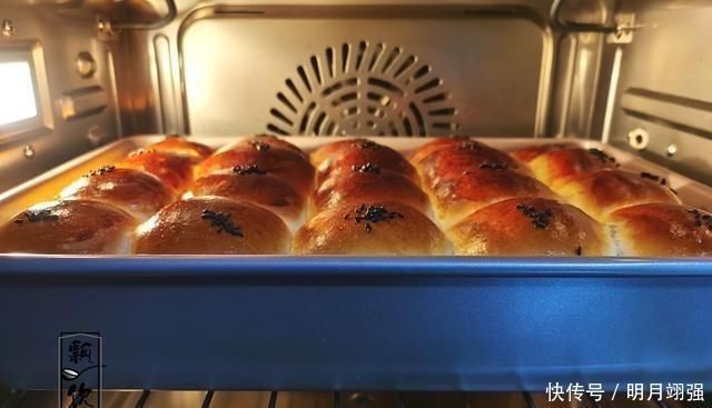 看似平凡却非常好吃的面包, 柔软香甜, 做法简单, 孩子吃着不停嘴