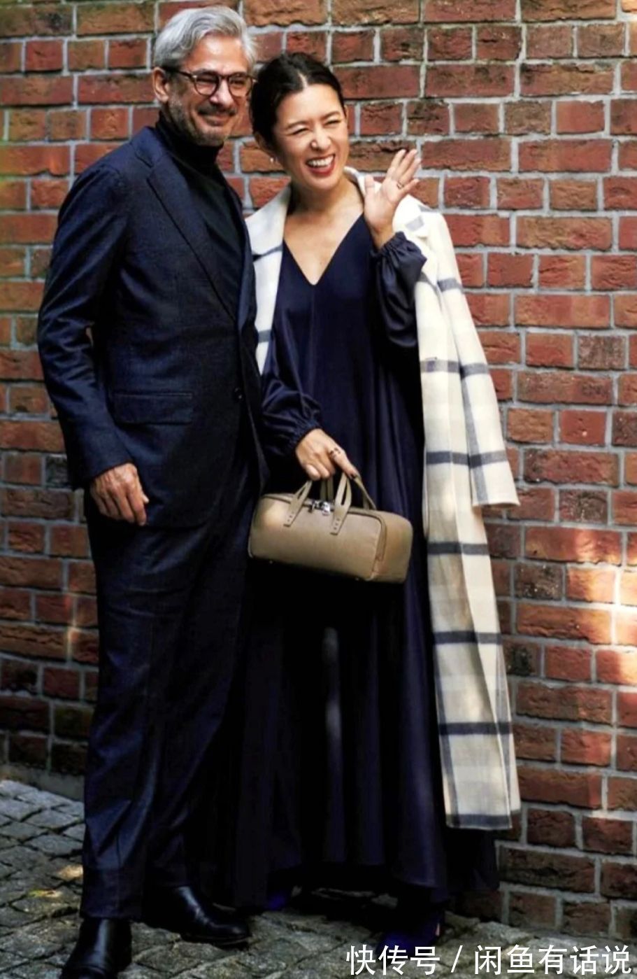 休闲装 50岁女人别总穿休闲装,学学日本阿姨的穿搭,难怪老公那么宠她