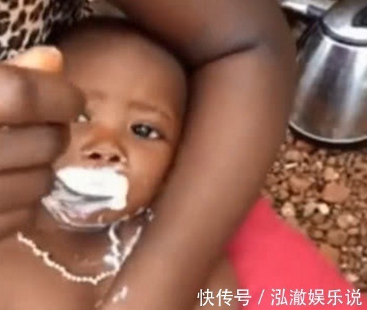 我们的爱|四张图告诉你,非洲妈妈是怎么喂孩子的,网友泪目了